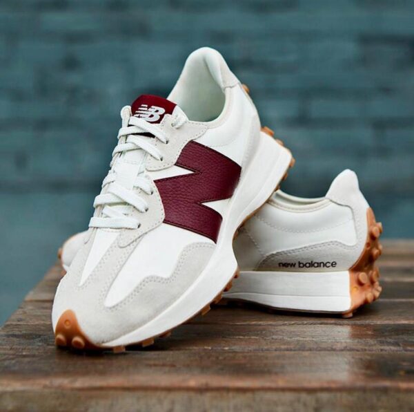 New Balance 327 Sneakers