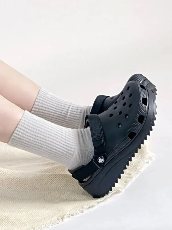 Hiker Full Black Clogs