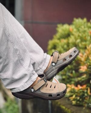 Yukon Vista Dark Brown Clogs