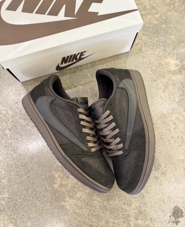 Air 1 Travis Scott Velvet Brown Sneakers