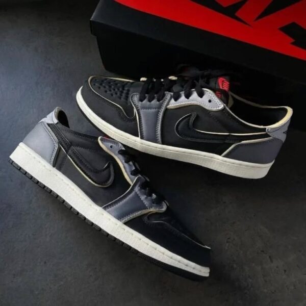 Air Jordan 1 Black Smoke Sneakers