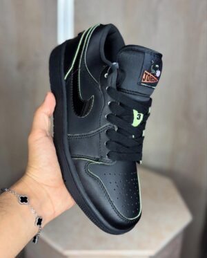 Air Jordan 1 Black Sneakers
