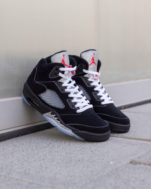 Retro 5 Metallic Silver