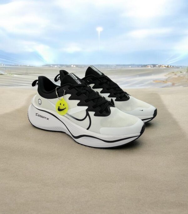 ZoomX Smile White Black